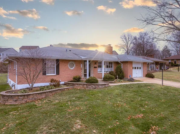 623 Guernsey Cir, Saint Louis, MO 63125