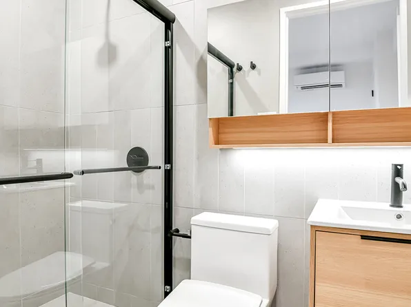 974 Carroll Street image 11 of 59