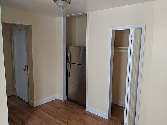 5th image of 2266 Andrews Ave APT 2A