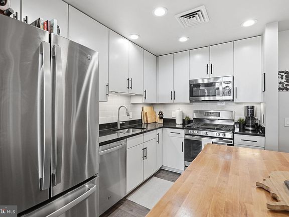 4th image of 525 N Fayette St Unit 620