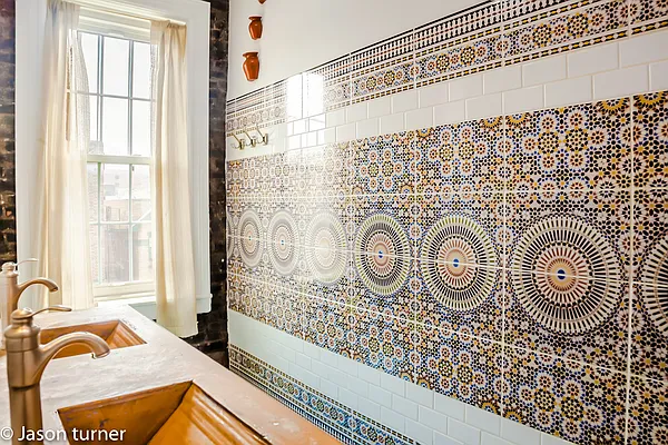 Rented by Level Group | media 4