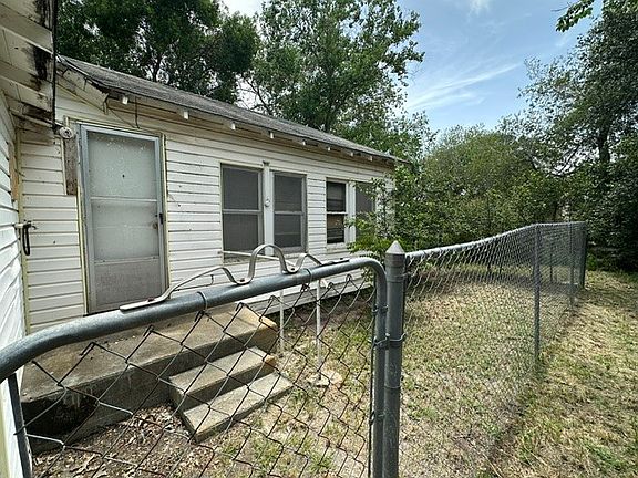 5th image of 207 N Oneal Ave