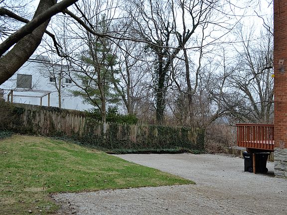 4th image of 2630 Moorman Ave