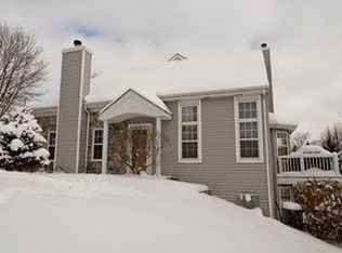 106 Parkview Dr, Wauconda, IL 60084