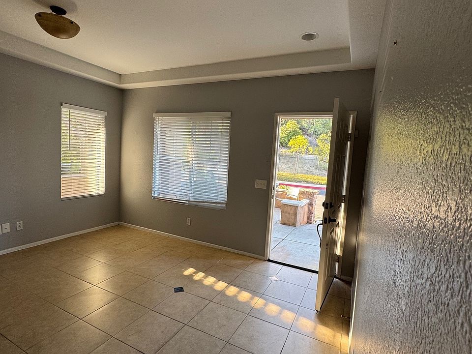 1st image of 256 Canyon Creek Way