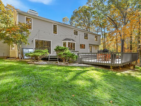 3rd image of 86 Shady Knoll Dr #86