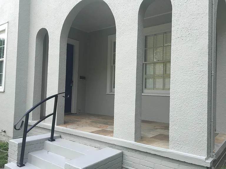 1326 Camellia Ave #1326 — Photo 2