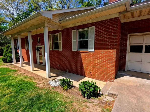 1628 Mount High St, Woodbridge, VA 22192