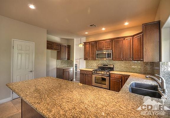 4th image of 79080 Arbola Cir