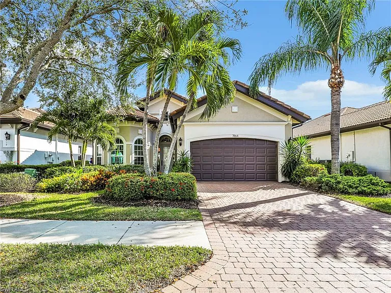 7864 Valencia Ct — Photo 1