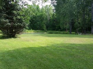 1008 Resort Rd, Suamico, WI 54173