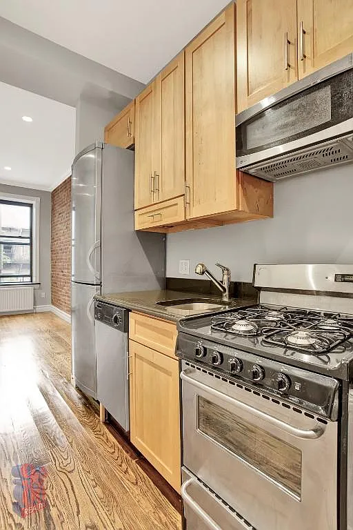 450 West 50th Street — Photo 1