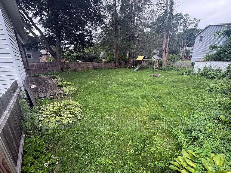 376 Kenwood Ave — Photo 44