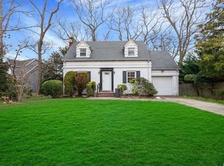 90 Grace Ave, Merrick, NY 11566