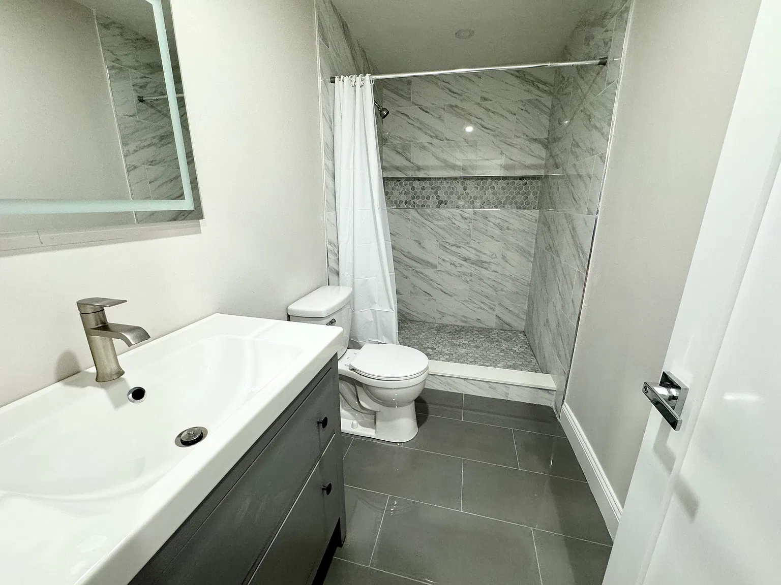 4 bed, $900 — Photo 3