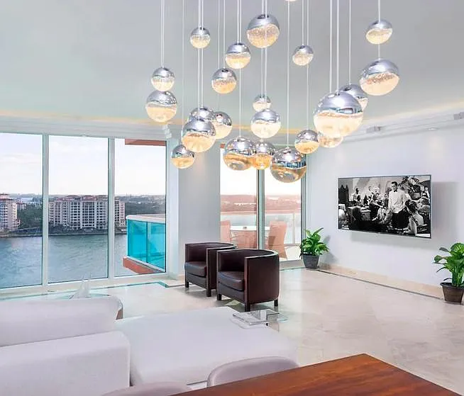 Living room/dinning room - 300 S Pointe Dr #1701