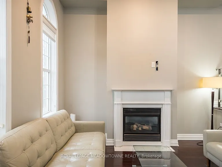 3486 Eglinton Ave W — Photo 6