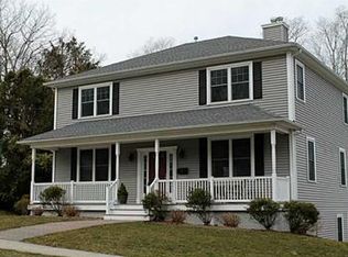 30 Spruce St, Westerly, RI 02891