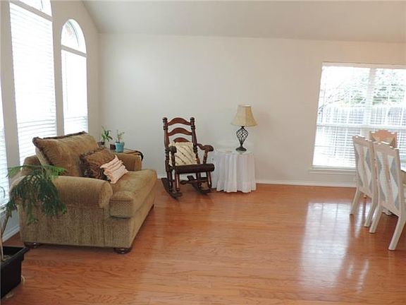 3rd image of 4861 Jodi Dr