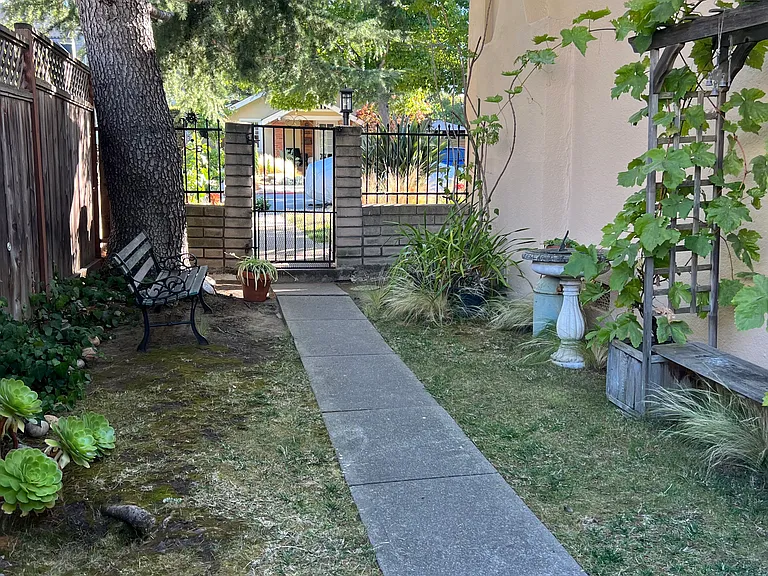 1024 Paloma Ave #1024 — Photo 25