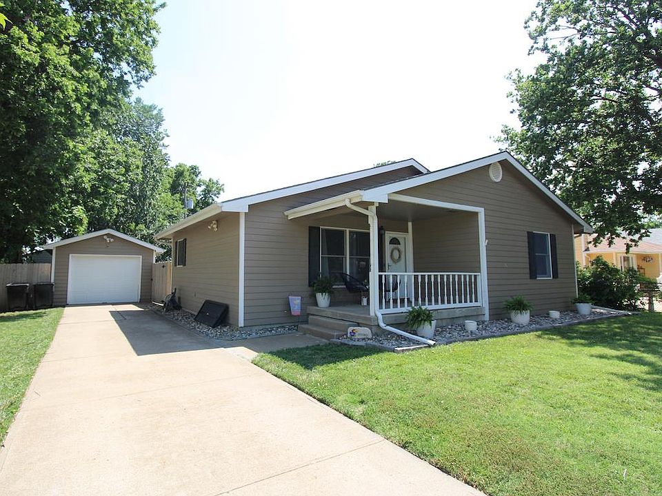 224 E Kirwin Ave, Salina, KS 67401 Zillow