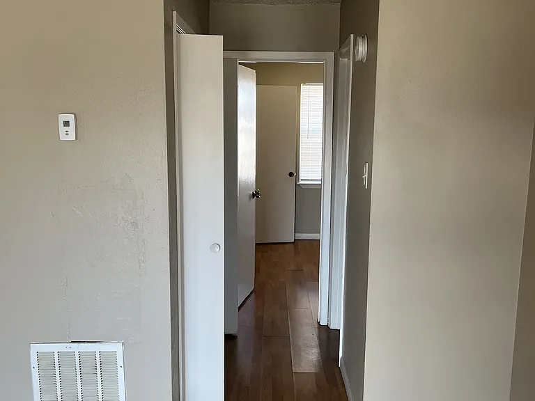 2205 Jennifer Dr — Photo 3