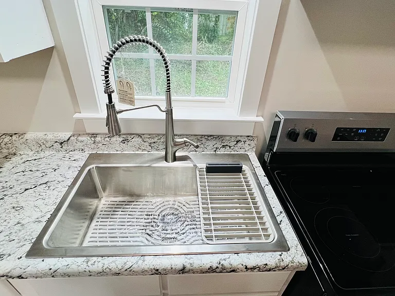 110 E Dewey St — Photo 34