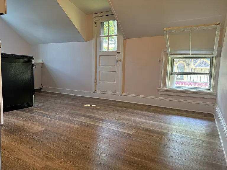 134 Chestnut St #3 — Photo 6