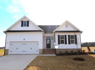 40 Greenhouse St, Zebulon, NC 27597