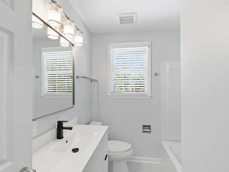 340 Lynn Dr — Photo 13