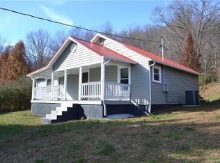 1596 Fairbanks Dr, Lenoir, NC 28645