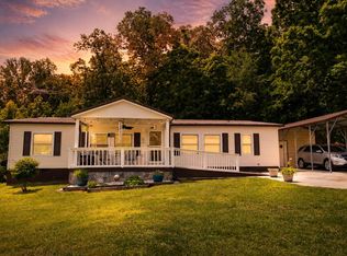 154 Hidden Valley Dr, Dandridge, TN 37725