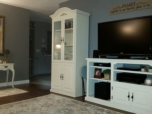 3rd image of 6630 Maple Dr