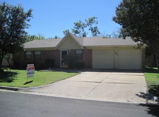 329 NW Jayellen Ave, Burleson, TX 76028
