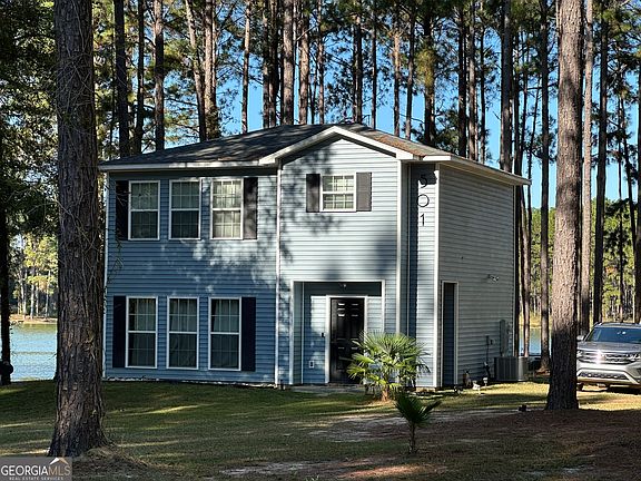 3rd image of 501 Southern Lakes Dr