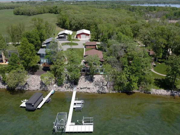 51216 Pelican Point Dr, Detroit Lakes, MN 56501