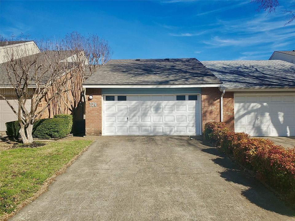 1st image of 724 Carriage Way