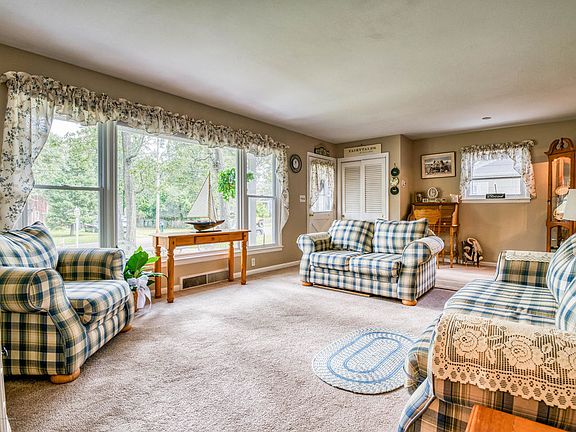 2nd image of 307 Monmouth Ave