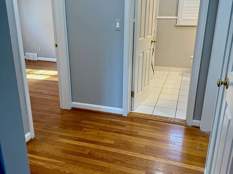 322 Glendale Ct — Photo 13