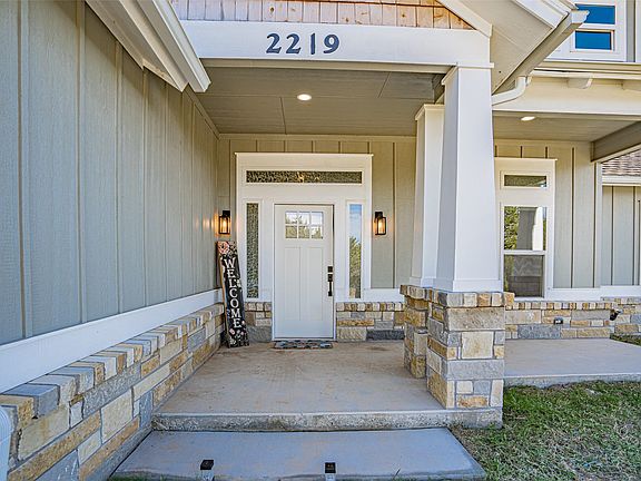 2nd image of 2219 Christine Dr