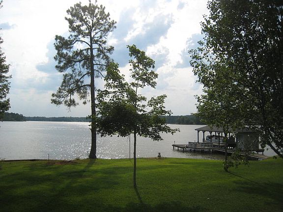 5th image of 2724 Lake Crest Dr