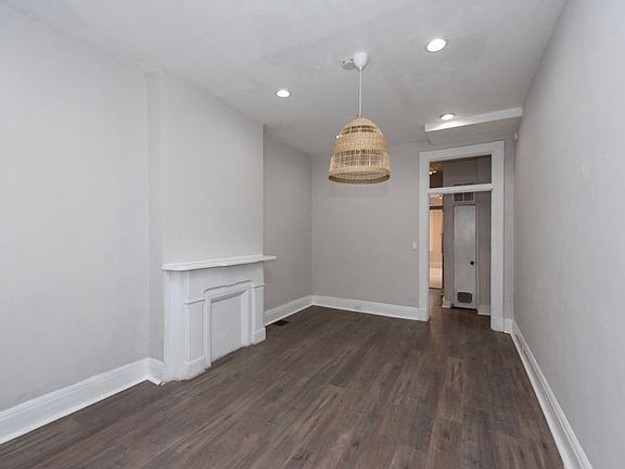 2nd image of 965 Parkside Pl #2