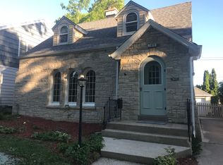 1623 E Beverly Rd, SHOREWOOD, WI 53211
