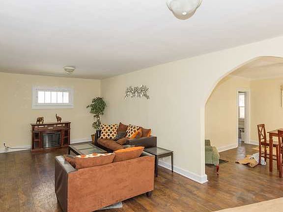 4th image of 4325 Winthrop Ave