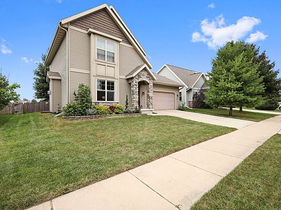 2nd image of 350 S Goldenrod Dr