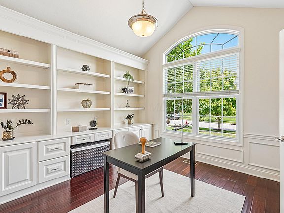 3rd image of 8061 Garden Dr