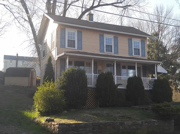 38 E Luzerne Ave, Larksville, PA 18704