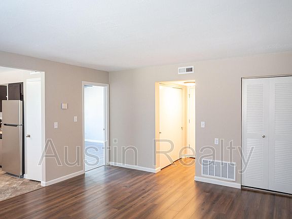 2nd image of 5625 S Grand Blvd #2F