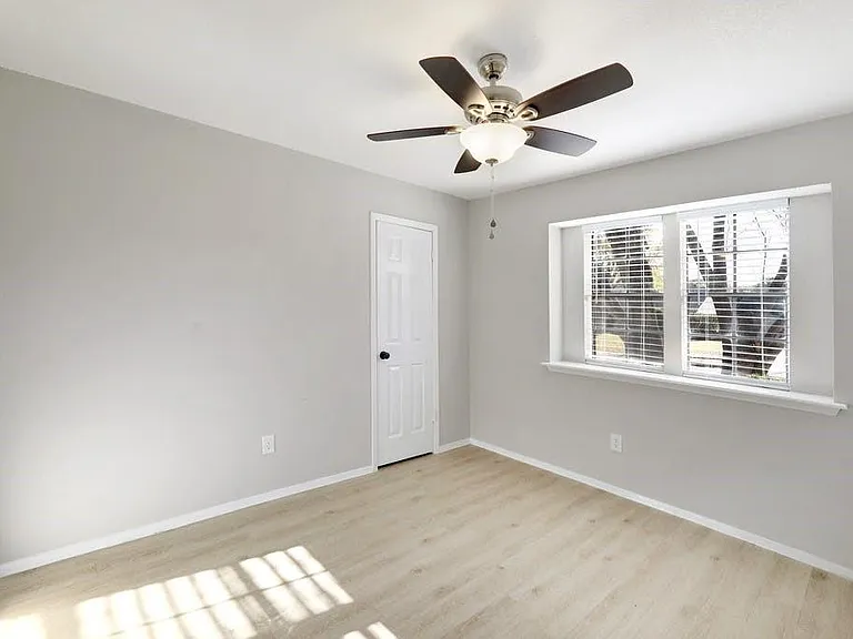 1214 Doonesbury Dr — Photo 18