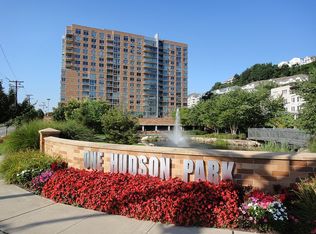 1017 Hudson Park, Edgewater, NJ 07020